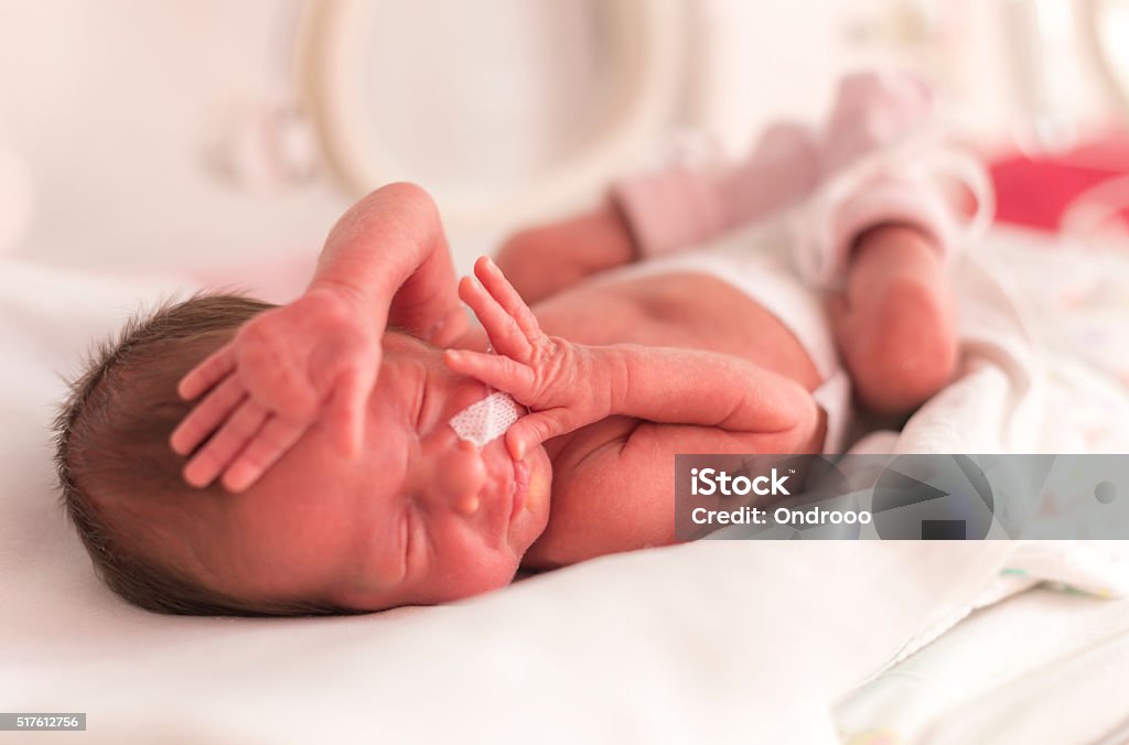 Wcześniak- mały wojownik. Baby handling jako prawidłowa pielęgnacja i opieka od pierwszych chwil życia małego człowieka.