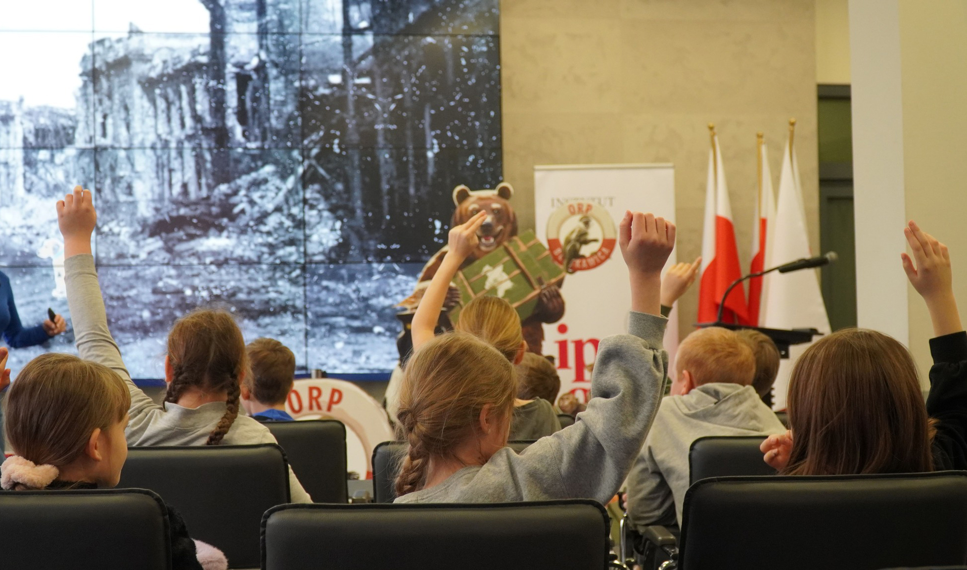 warsztaty "Dziecięca Odyseja" - Poznaj losy polskich dzieci ewakuowanych z Syberii w 1942 r.