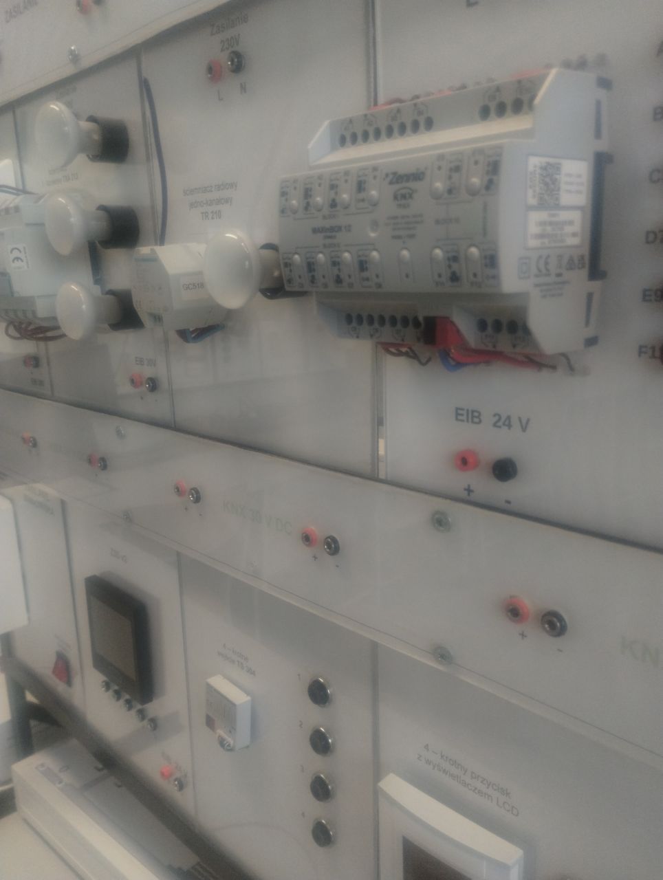 Automatyka budynkowa - podstawy programowania systemu KNX